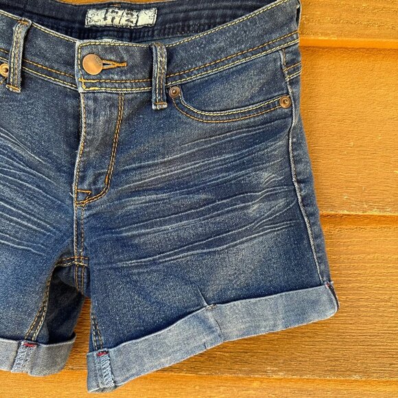 17/21 Exclusive Denim HIgh Rise  Cuffed Blue Jorts Jean Shorts SIze 2 - Picture 2 of 7